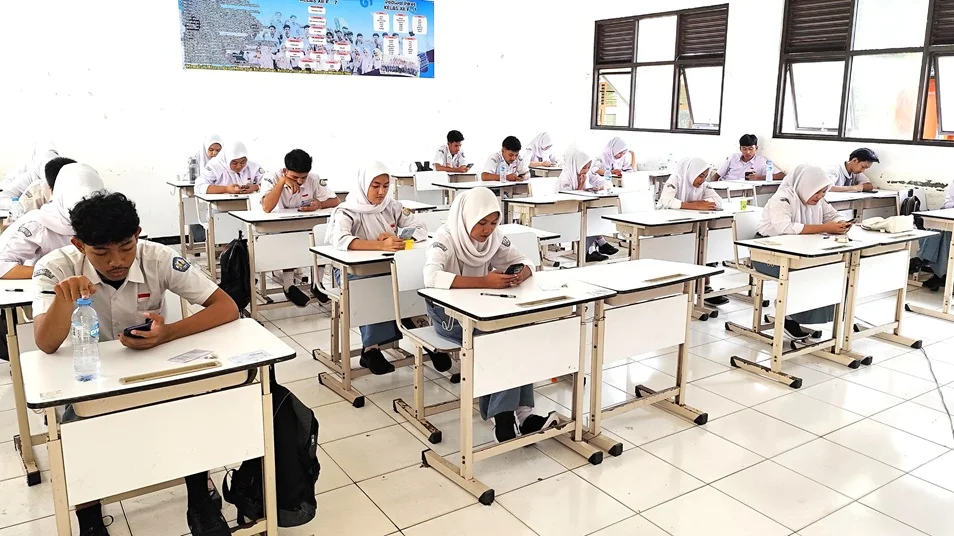 Ujian Sekolah 2025 SMAN 1 Malingping Gunakan Smart-M1